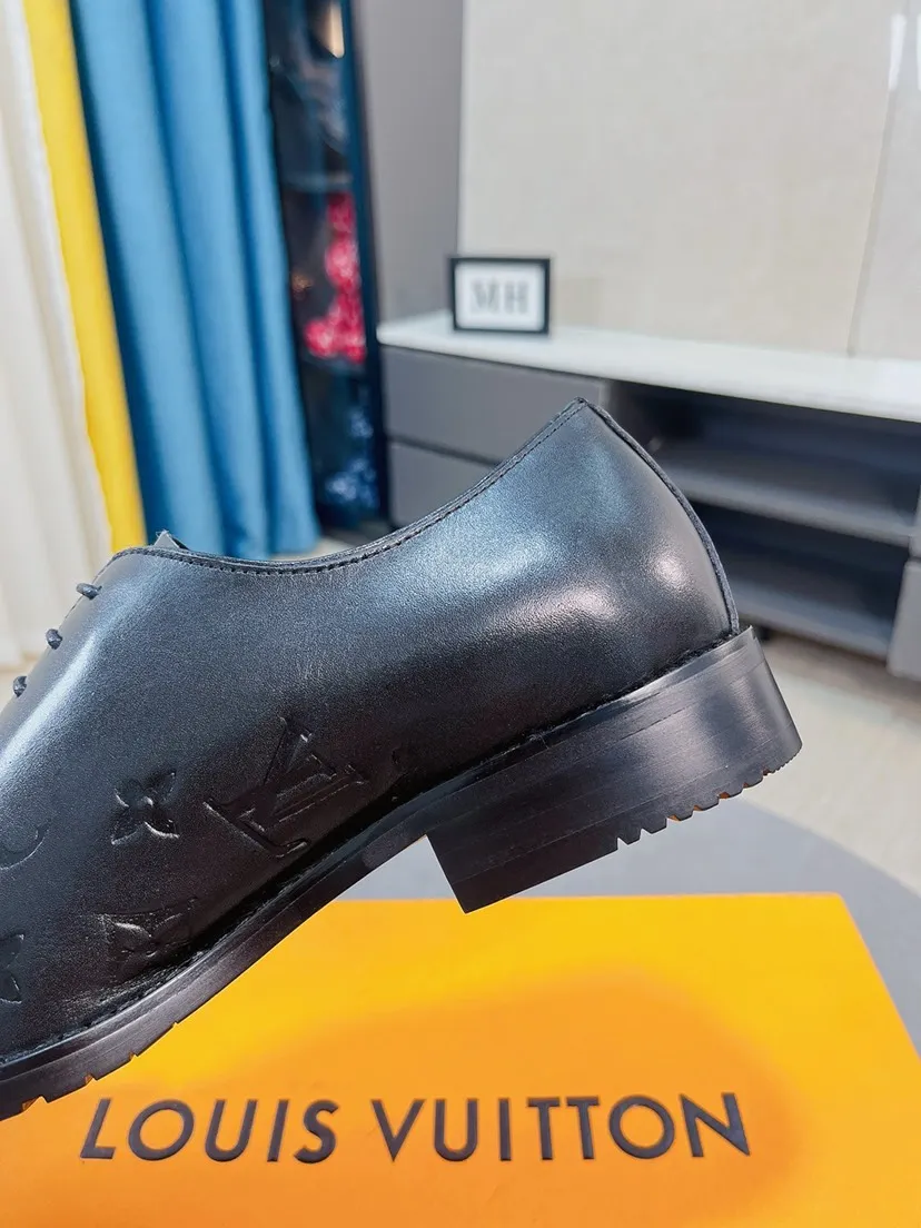 Men's Men's Shoes 💰480🌹🌹《Lv》The latest and most popular casual business leather shoes, top brands [Seduce] Luxury ~ Purchasing, [Strong] The uppers are made of imported patent leather with printed original material ➕ Genuine leather lining (•) fine workmanship. The original stylish and stylish soft rubber wear-resistant and non-slip outsole is light and comfortable on the feet. The real thing looks better in real life. 38-44, 45 can be customized.